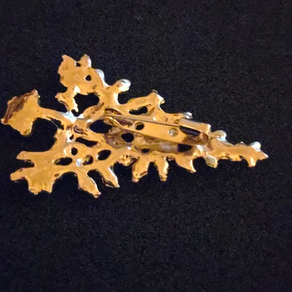 Vintage gold tone Christmas tree brooch - Picture 2 of 4